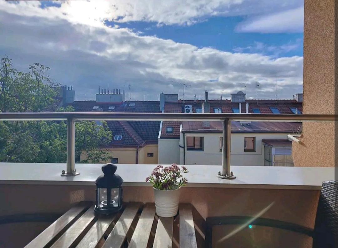 Cozy Rooftop With Balcony Prague Exterior photo